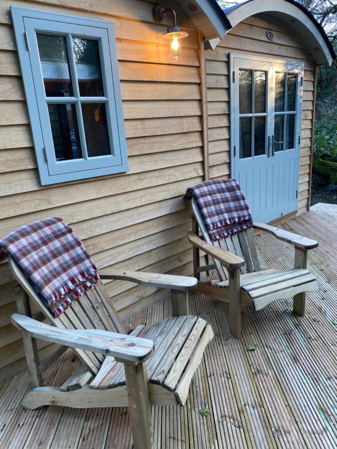 Chez Maurice Luxury Shepherds Hut With Bath And Hot Tub Kelling Eksteriør bilde